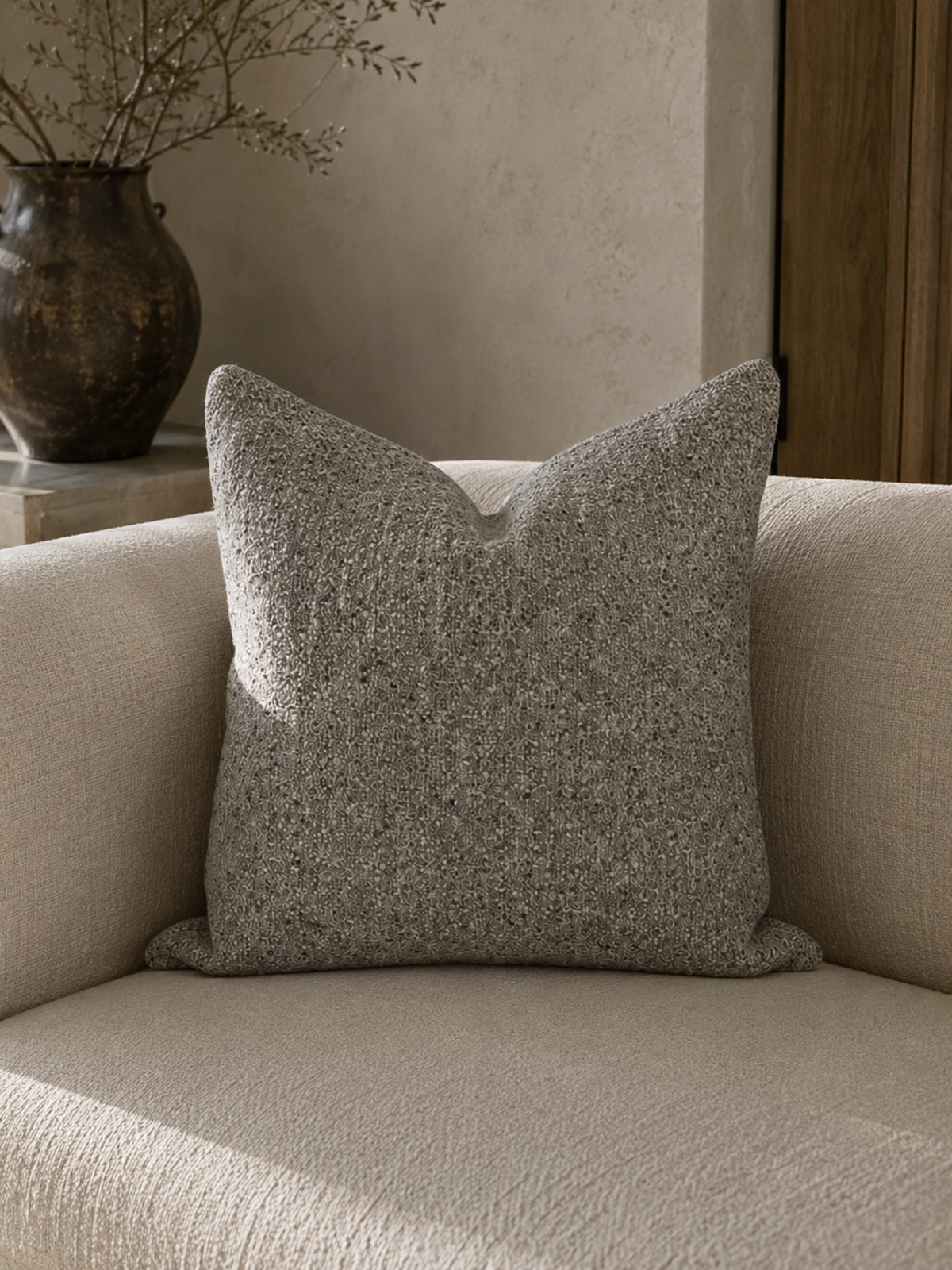Mireille Pillow